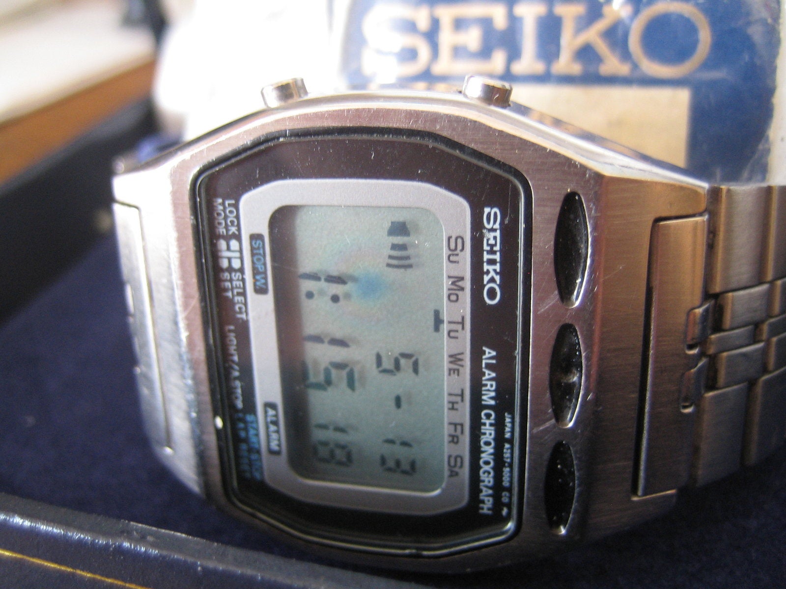 SEIKO A257-5009 LCD ALARM | The Watch Site