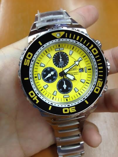 FS NOS Seiko yellow Caesar SNDA15 discontinued $540 | The Watch Site