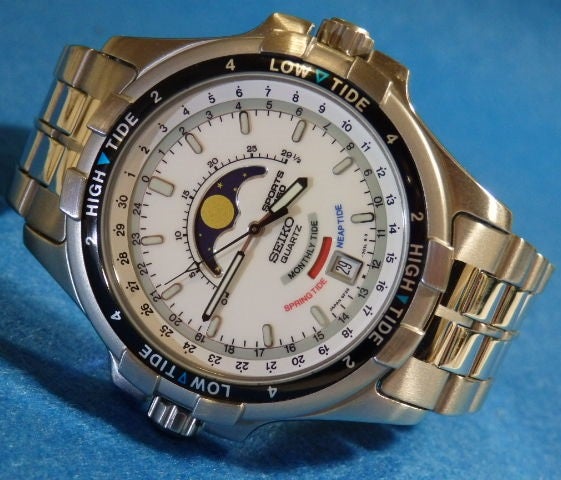 Seiko 6F24 701A moon / tide | The Watch Site